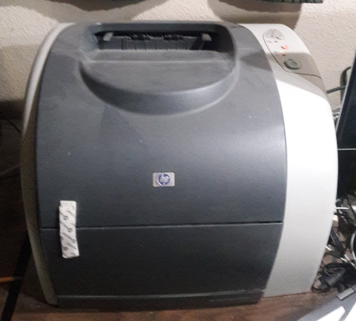 Here is a picture of my old LaserJet 2550L which I use as a black & white printer.