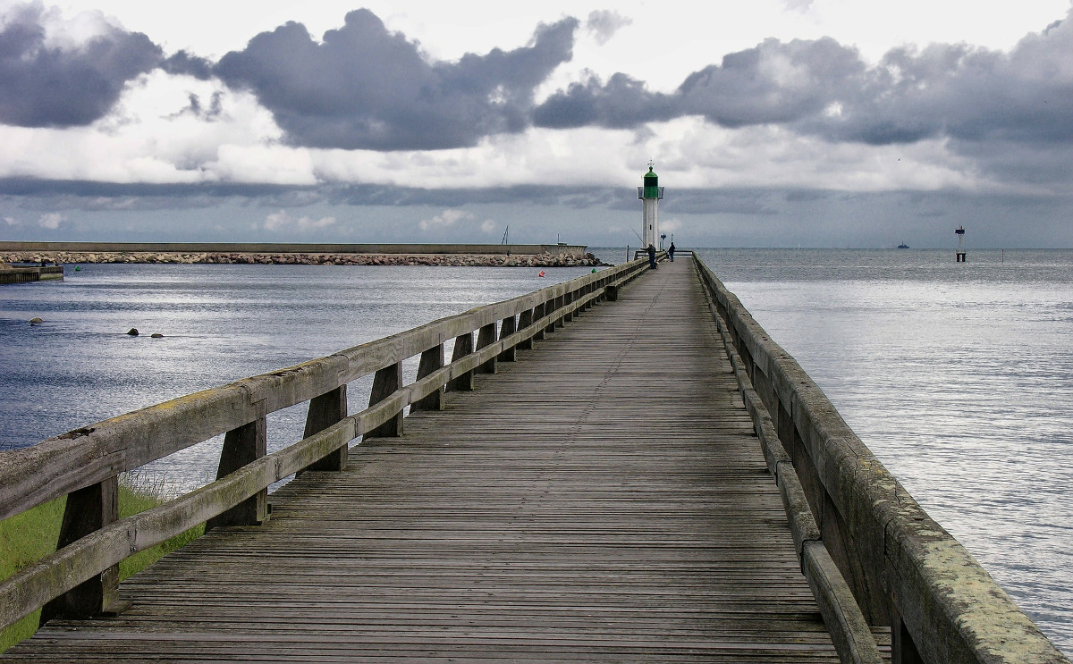 Endless Pier, Endless Possibilities with less